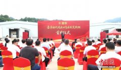 中国首批规模化白羽肉鸡祖代种鸡从福建出口乌兹别克斯坦